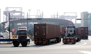 Truckers' union in South Korea ends strike - vote