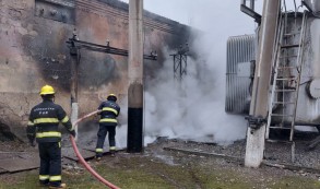 На складе горюче-смазочных материалов в Сангачале начался пожар