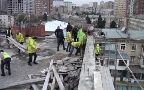 В Баку сносят незаконные постройки - ВИДЕО