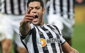 Braziliya klubu 36 yaşlı tanınmış futbolçu ilə müqaviləni uzadıb