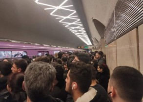 Bakı metrosunda izdiham yaşanıb - FOTO