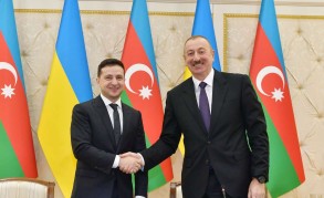 Президент Украины поздравил Ильхама Алиева