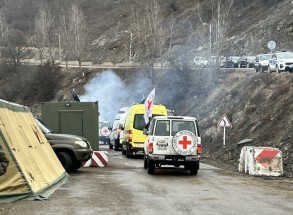 Xəstə körpə Laçın yolu vasitəsilə Ermənistana aparılıb