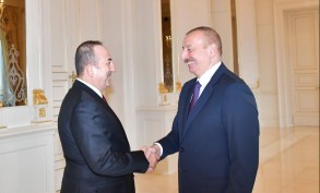 Глава МИД Турции поздравил Ильхама Алиева