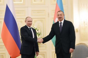 Russian President makes a phone call to Azerbaijani President