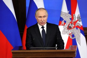 Putin: Russia ‘ready to negotiate’ over Ukraine