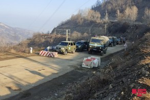 5 more RSK vehicles drove freely through the protest area on the Khankendi-Lachin road