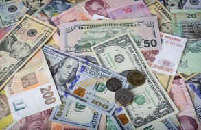 Обнародованы официальные курсы валют на 28 декабря