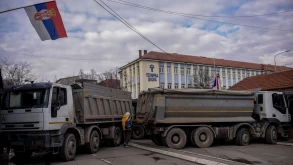 Serbs in northern Kosovo to start removing barricades from Thursday