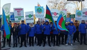Экоактивисты продолжают акцию на дороге Лачин-Ханкенди в День солидарности азербайджанцев мира - ВИДЕО