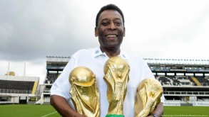 Pele's mother is unaware of her son's death