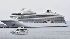 Cruise passengers stranded after marine growth halts ship