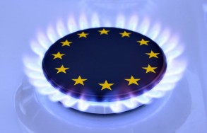 Стоимость газа в Европе установилась в пределах 700 долларов