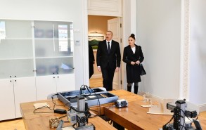Президент и первая леди ознакомились с условиями, созданными после капитального ремонта в Центре развития детей и молодежи в Баку