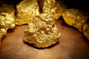 Gold prices rise in anticipation of US labor market data