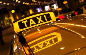 В Баку водители такси воспользовались погодными условиями, завысив цены