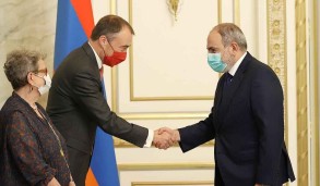 <strong>Армения окончательно уточнит с ЕС направления помощи в 2,6 миллиарда евро - Пашинян</strong>