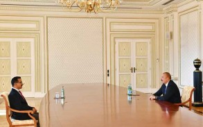 President Ilham Aliyev receives CEO of DP World