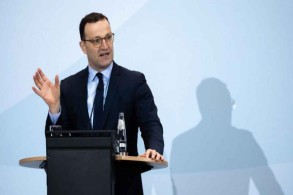 German Health Minister expects pandemic to end in spring