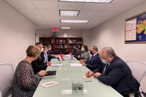 Azerbaijani FM meets with his Hungarian counterpart