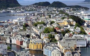 Norway to lift travel restrictions in 3 stages