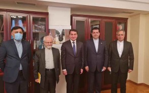 Hikmat Hajiyev meets Iranian deputy foreign minister