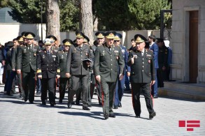 Azerbaijani Defense minister visited II Alley of Honor-PHOTO