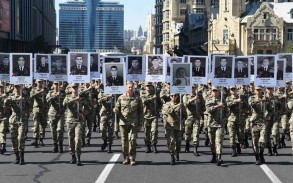 March on memory of martyrs, with attendance of Azerbaijani President, and First Lady held in Baku