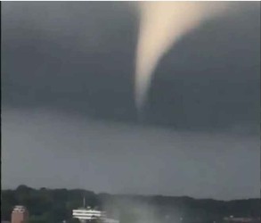 At least 6 people injured as result of tornado in Northern Germany