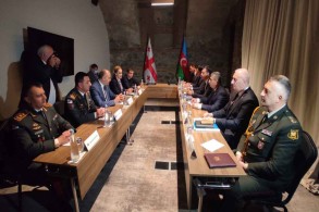 Azerbaijani and Georgian Defense Ministers hold bilateral meeting