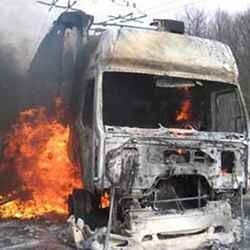 Bakıda "Kamaz", Samuxda "VAZ" yanıb