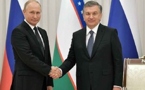 Şavkat Mirziyoyev Putinin dəvəti ilə Rusiyaya getdi