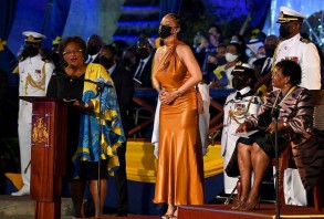 Рианна стала национальным героем Барбадоса