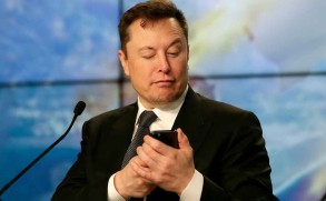 Илон Маск продал акции Tesla еще на $1 млрд