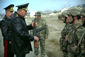 Начальник Генерального штаба азербайджанской армии встретился с личным составом Высшего военного училища <span style="color:red">- ВИДЕО</span>