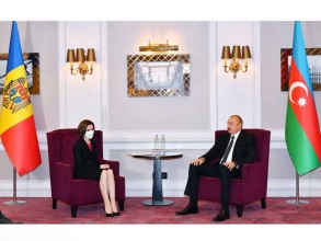 İlham Əliyev Brüsseldə Moldova Prezidenti ilə görüşdü