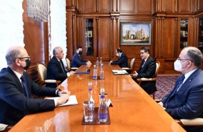 Состоялась встреча Али Асадова с министром энергетики и природных ресурсов Турции