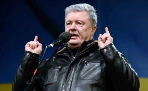 Экс-президент Украины Порошенко возвращается в Киев