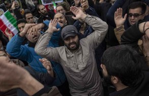 В Иране протестуют рабочие <span style="color:red">– ВИДЕО</span>