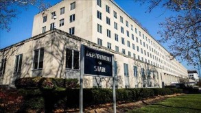 US officially orders families of embassy staff to leave Ukraine