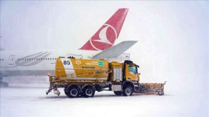 Istanbul Airport extends closure due to bad weather conditions