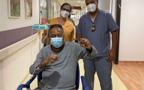 Pele hospitalized again for treatment on colon tumor