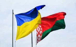 Ukrainian and Belarusian defense ministers hold phone conversation 