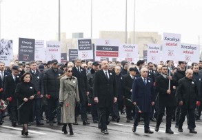 <strong>Президент и первая леди приняли участие во всенародном шествии, посвященном 30-й годовщине Ходжалинского геноцида - ФОТО - ОБНОВЛЕНО</strong>