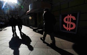 Dollar, euro update historical highs on Moscow Exchange