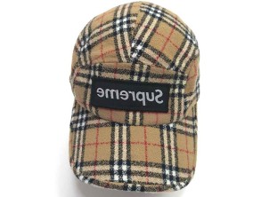 Burberry и Supreme сделали коллаборацию