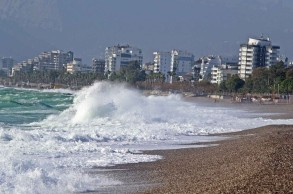 3-meter high tsunami may hit Turkish coasts, expert warns