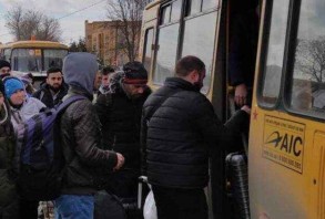 Sumy civilians leave in first successful mass evacuation

