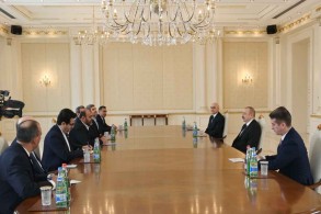 Azerbaijani President receives Iranian Minister of Road and Urban Development