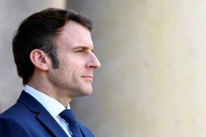 Macron tells Putin to lift Mariupol siege